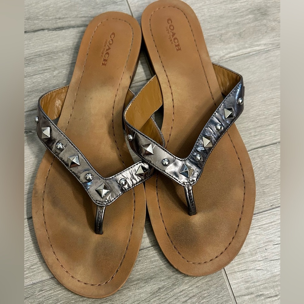 Coach Shimmer Silver Sandal‎ SZ 9